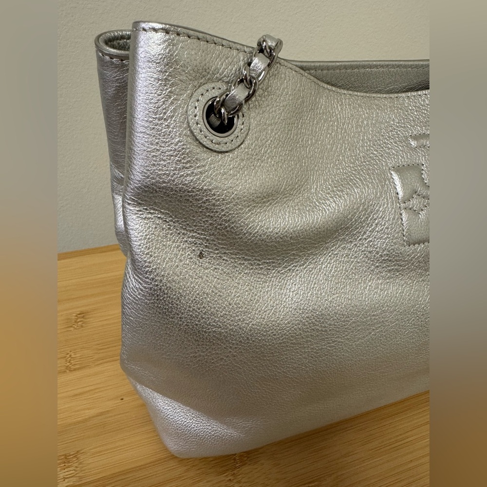 Tory Burch Thea Chain Shoulder Tote Bag Silver Leather, *New With Defects - Picture 8 of 16